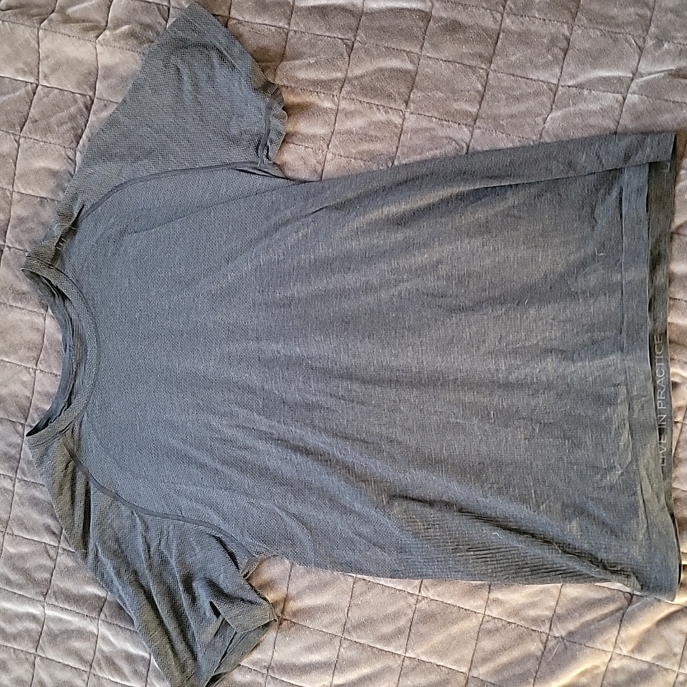 lululemon Metal Vent Tech Shirt Gray size L